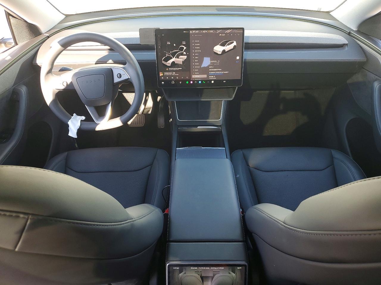 2026 Tesla Model Y - zdjęcie 8