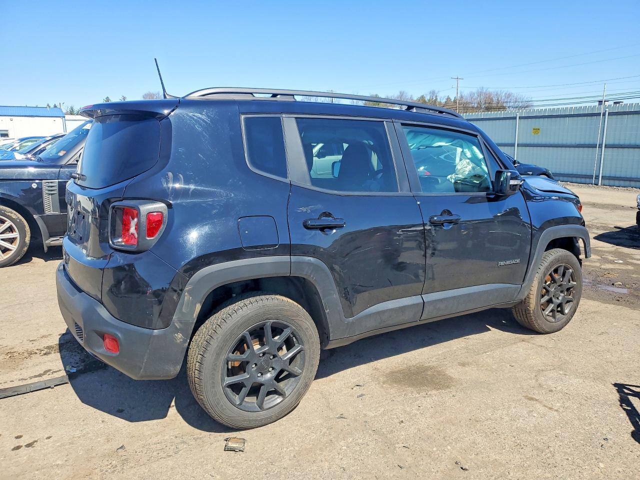 2020 Jeep Renegade Latitude - zdjęcie 3