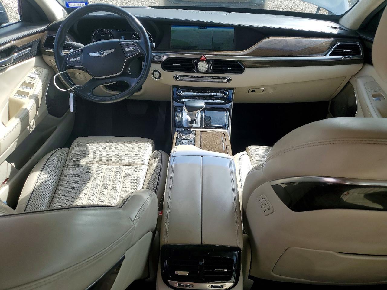 2017 Genesis G90 5.0 Ultimate - zdjęcie 8