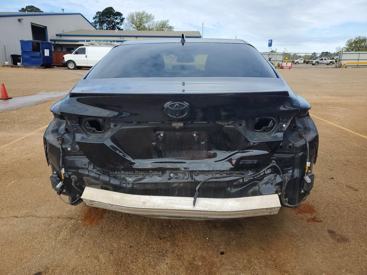 2020 Toyota Camry Xse - zdjęcie 6