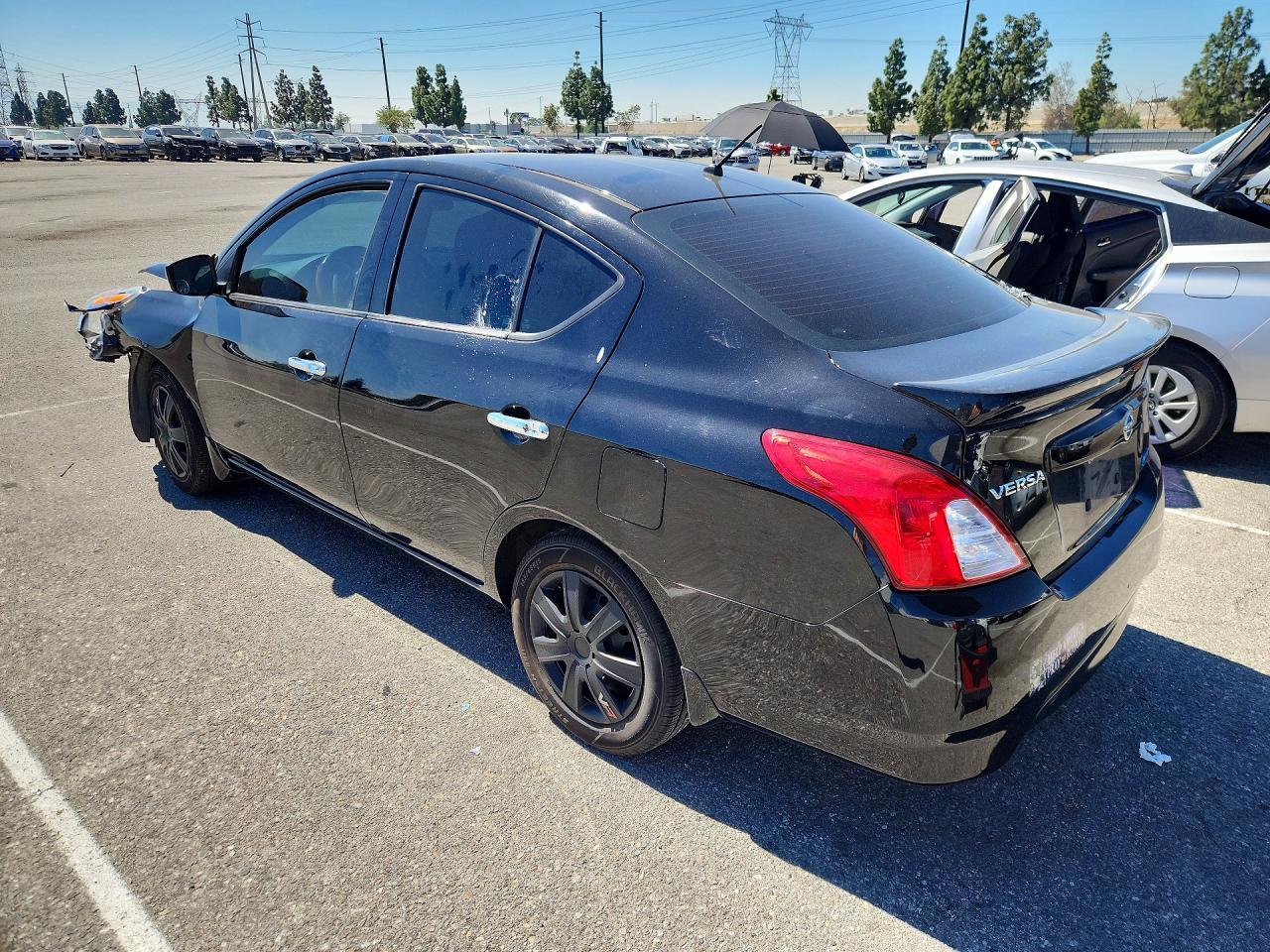 2016 Nissan Versa 1.6 Sv - zdjęcie 2