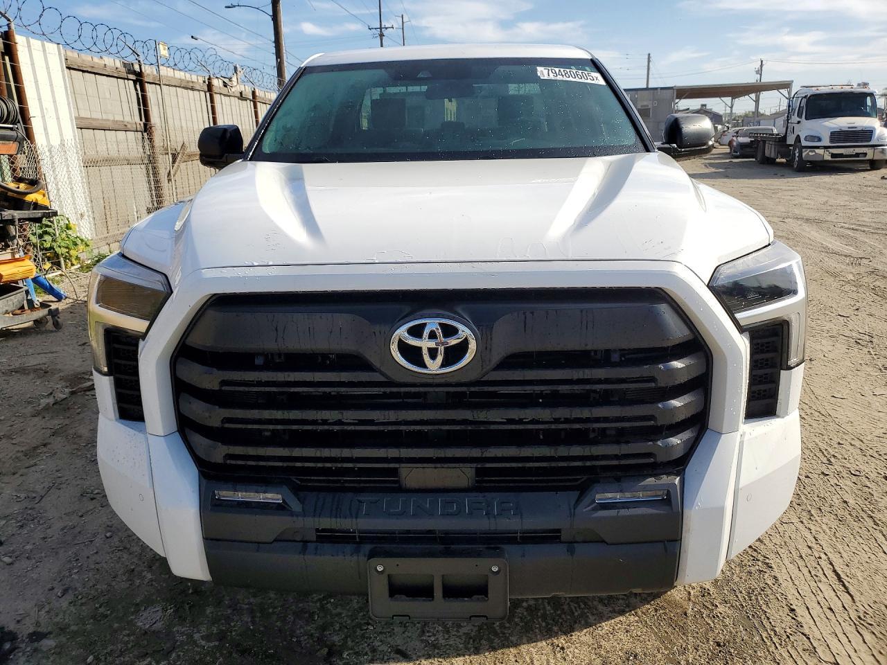 2024 Toyota Tundra Sr5 - zdjęcie 5