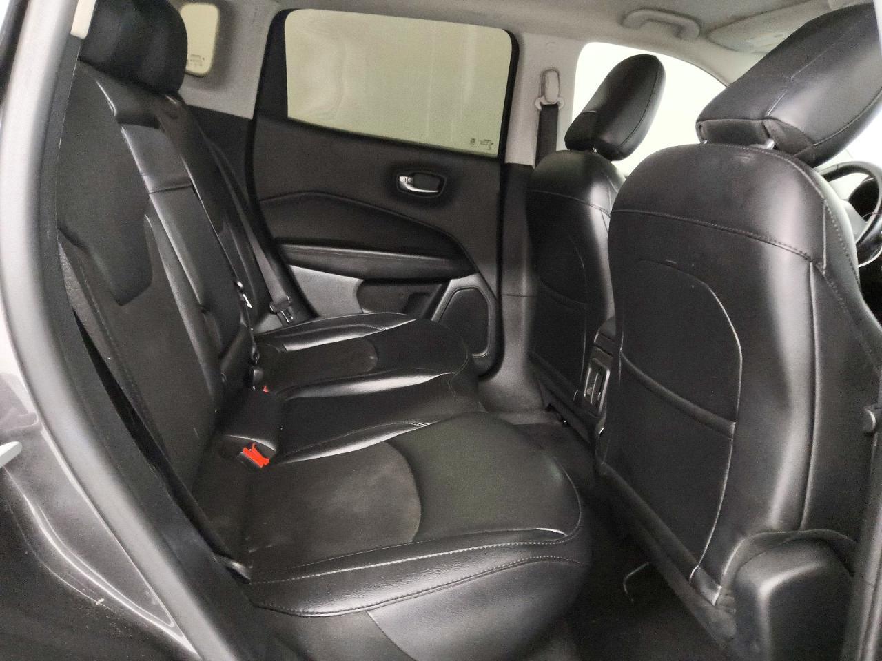 2019 Jeep Compass Latitude - zdjęcie 11