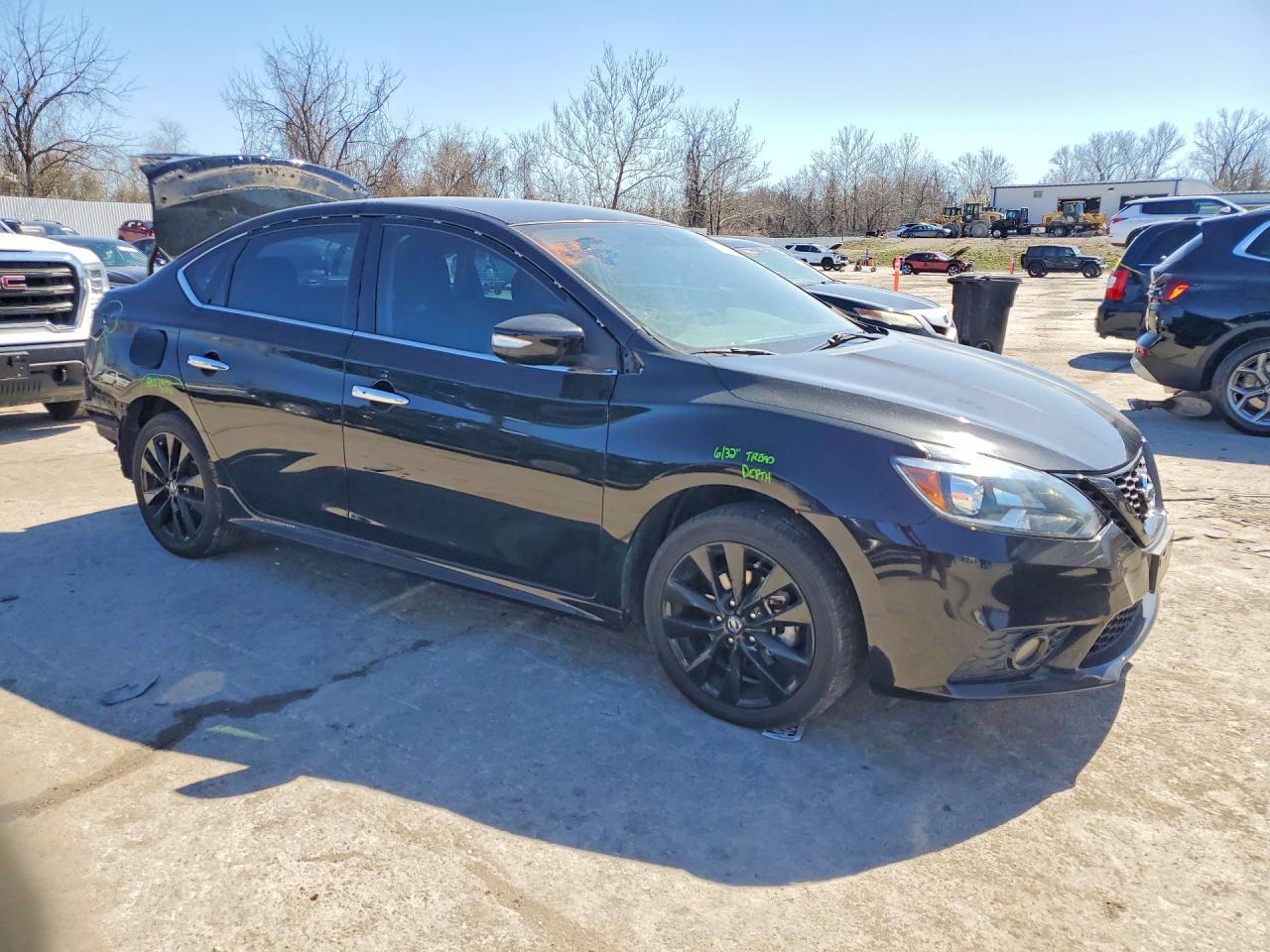 2018 Nissan Sentra Sr - zdjęcie 4