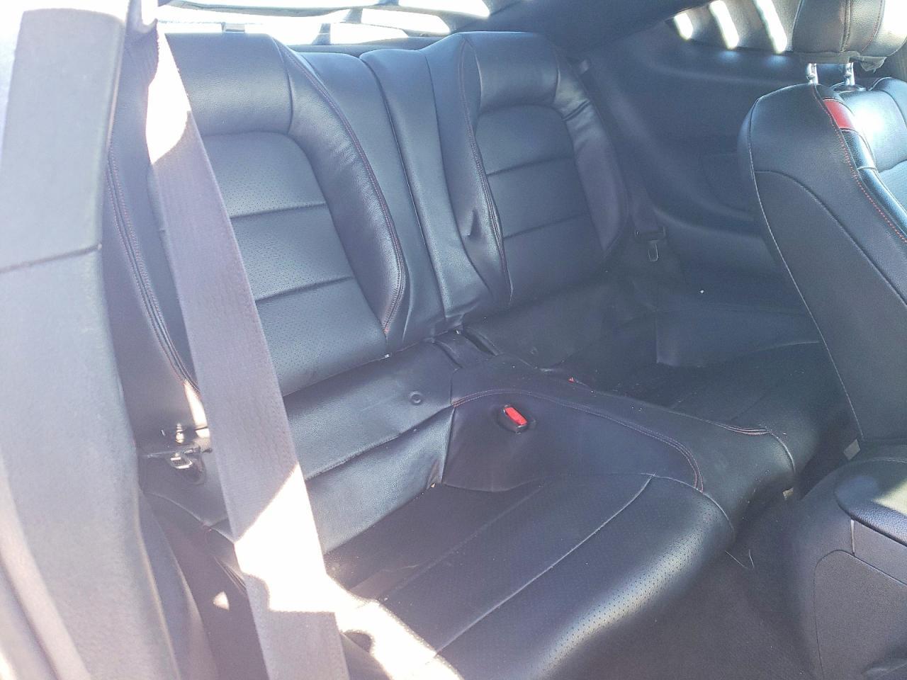 2015 Ford Mustang - zdjęcie 10