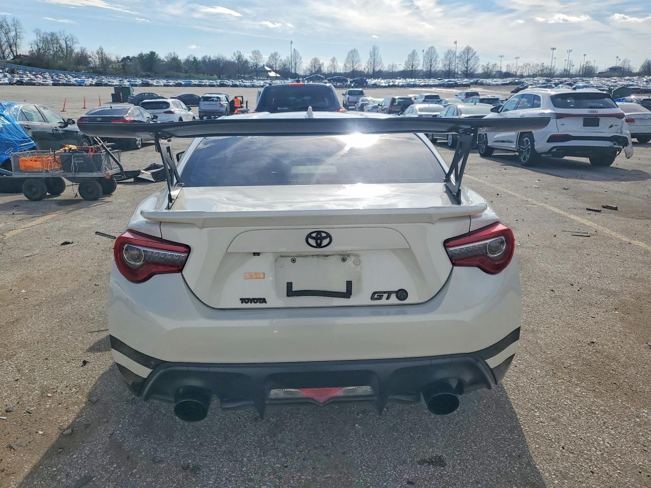 2017 Toyota 86 Base - zdjęcie 6