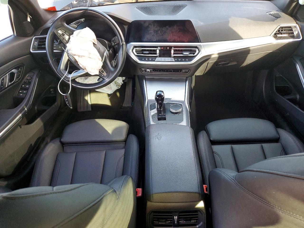 2021 BMW 330I - zdjęcie 8