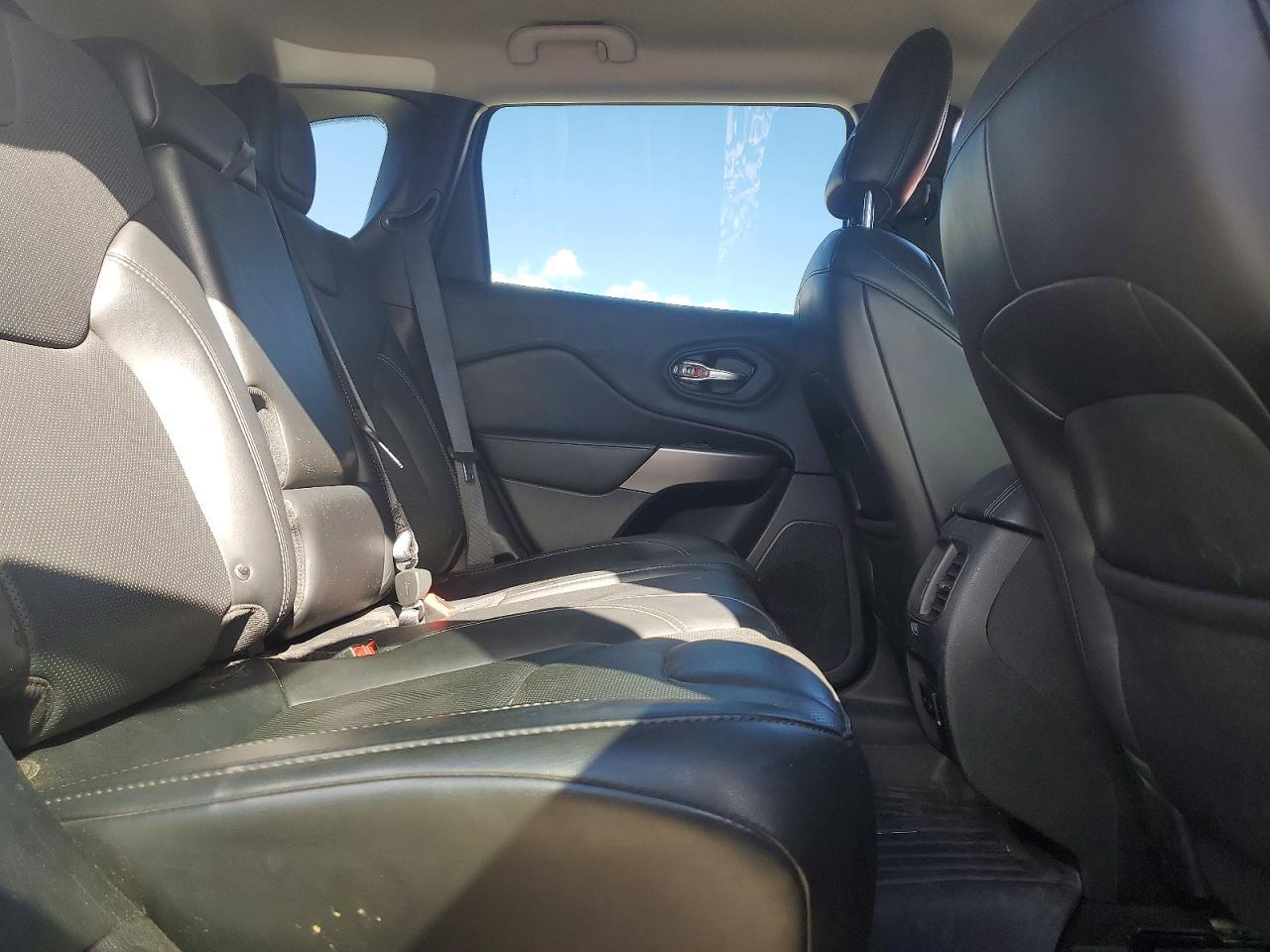 2019 Jeep Cherokee Limited - zdjęcie 11