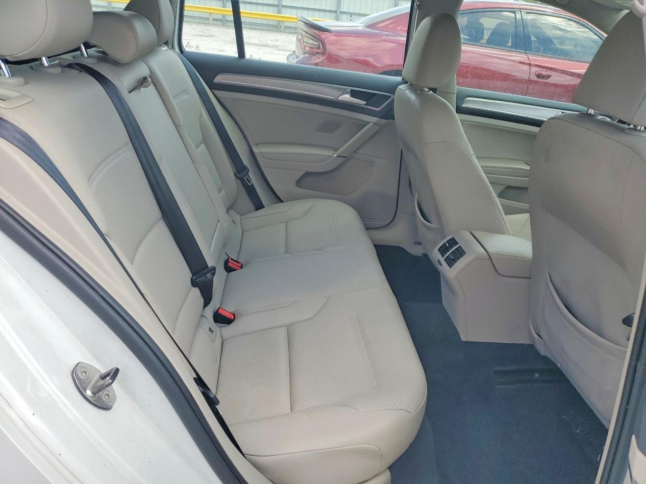 2015 Volkswagen Golf Sportwagen Tdi S - zdjęcie 10