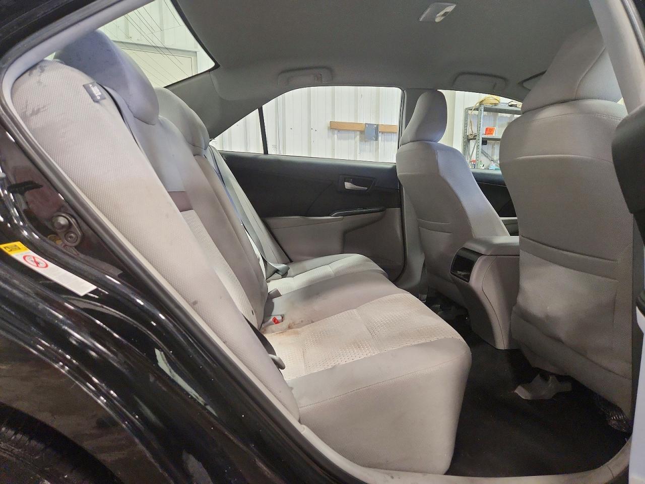 2014 Toyota Camry Le - zdjęcie 10