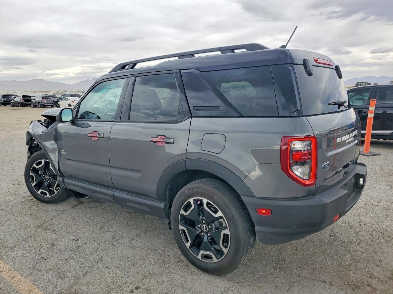 2024 Ford Bronco Sport Outer Banks - zdjęcie 2