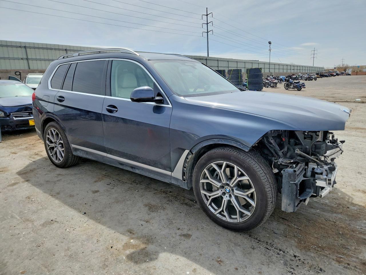 2022 BMW X7 xDrive40I - zdjęcie 4