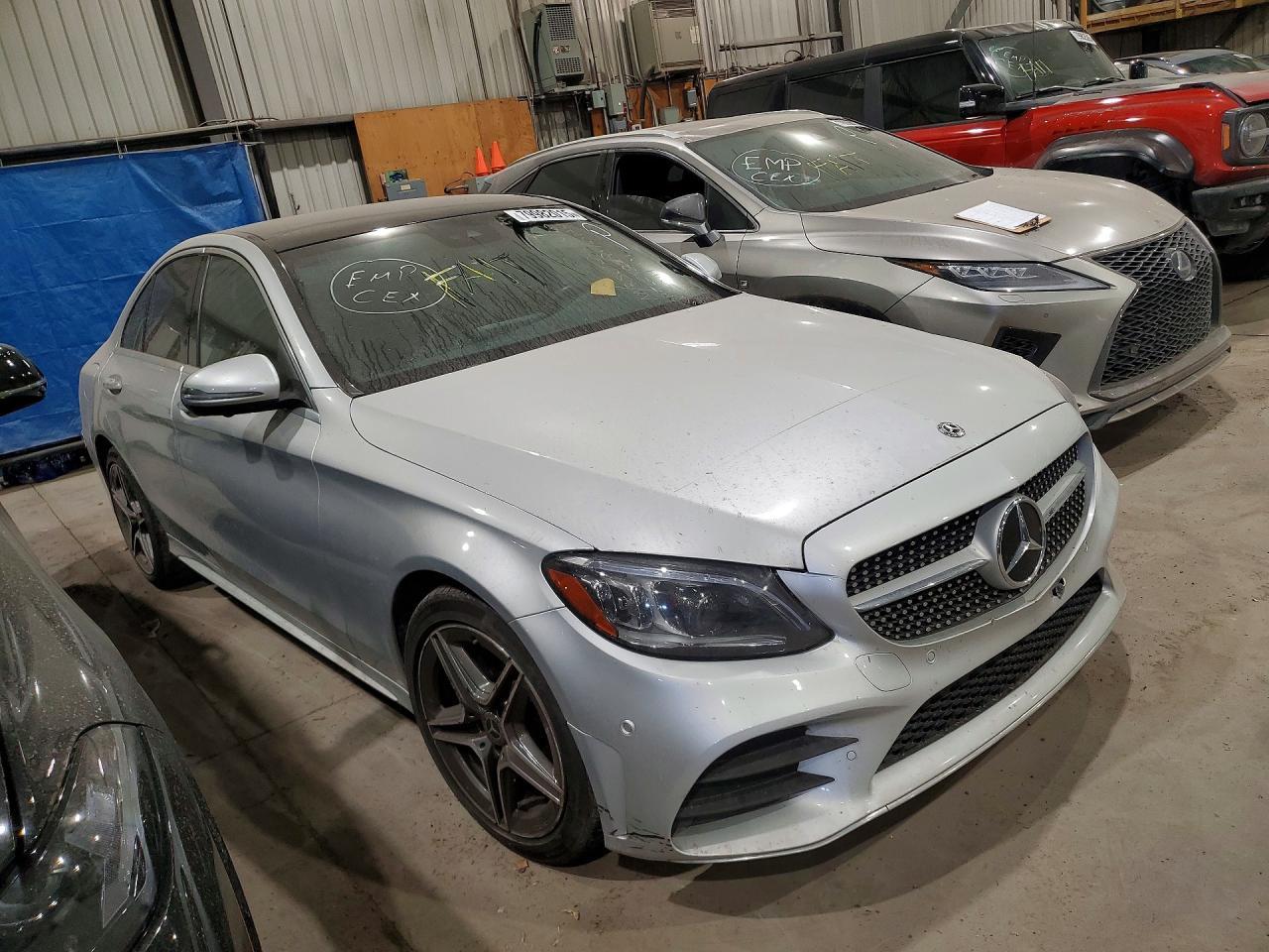 2021 Mercedes Benz C 300 4Matic - zdjęcie 4