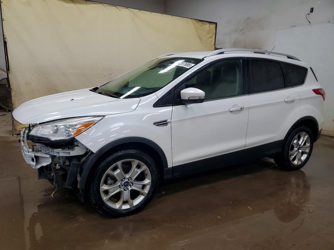 2016 Ford Escape Titanium - zdjęcie główne