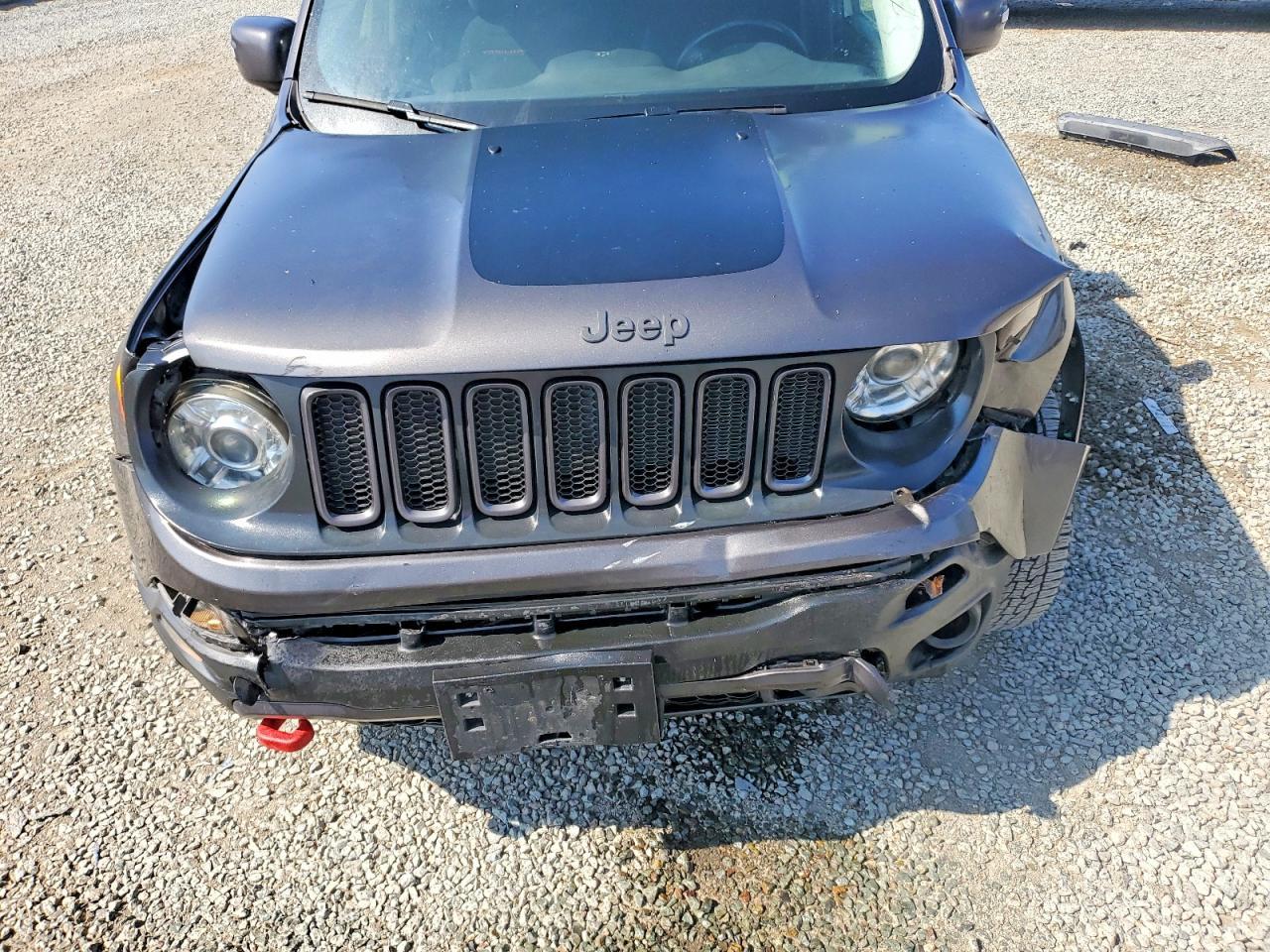 2017 Jeep Renegade Trailhawk - zdjęcie 12