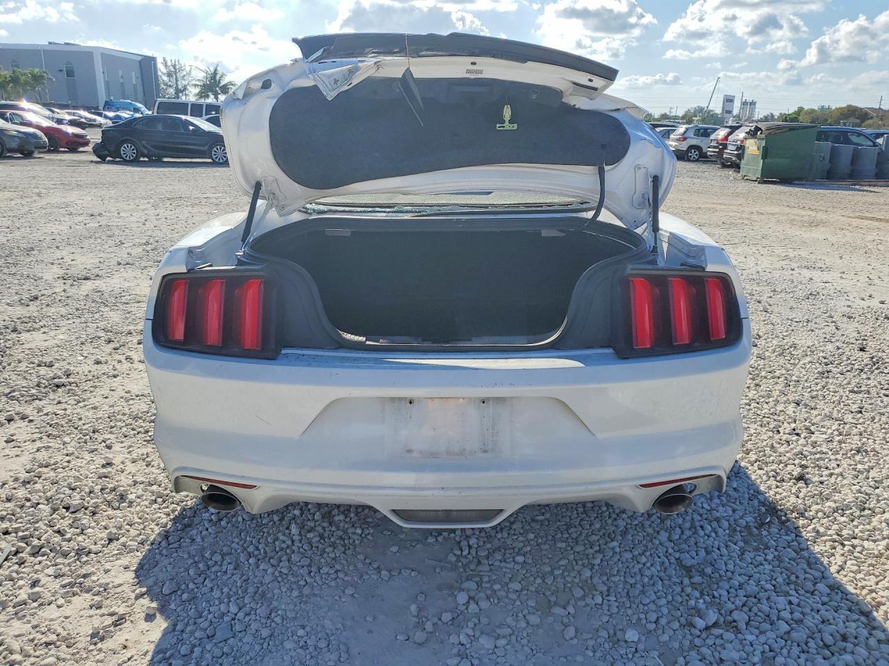 2016 Ford Mustang - zdjęcie 6