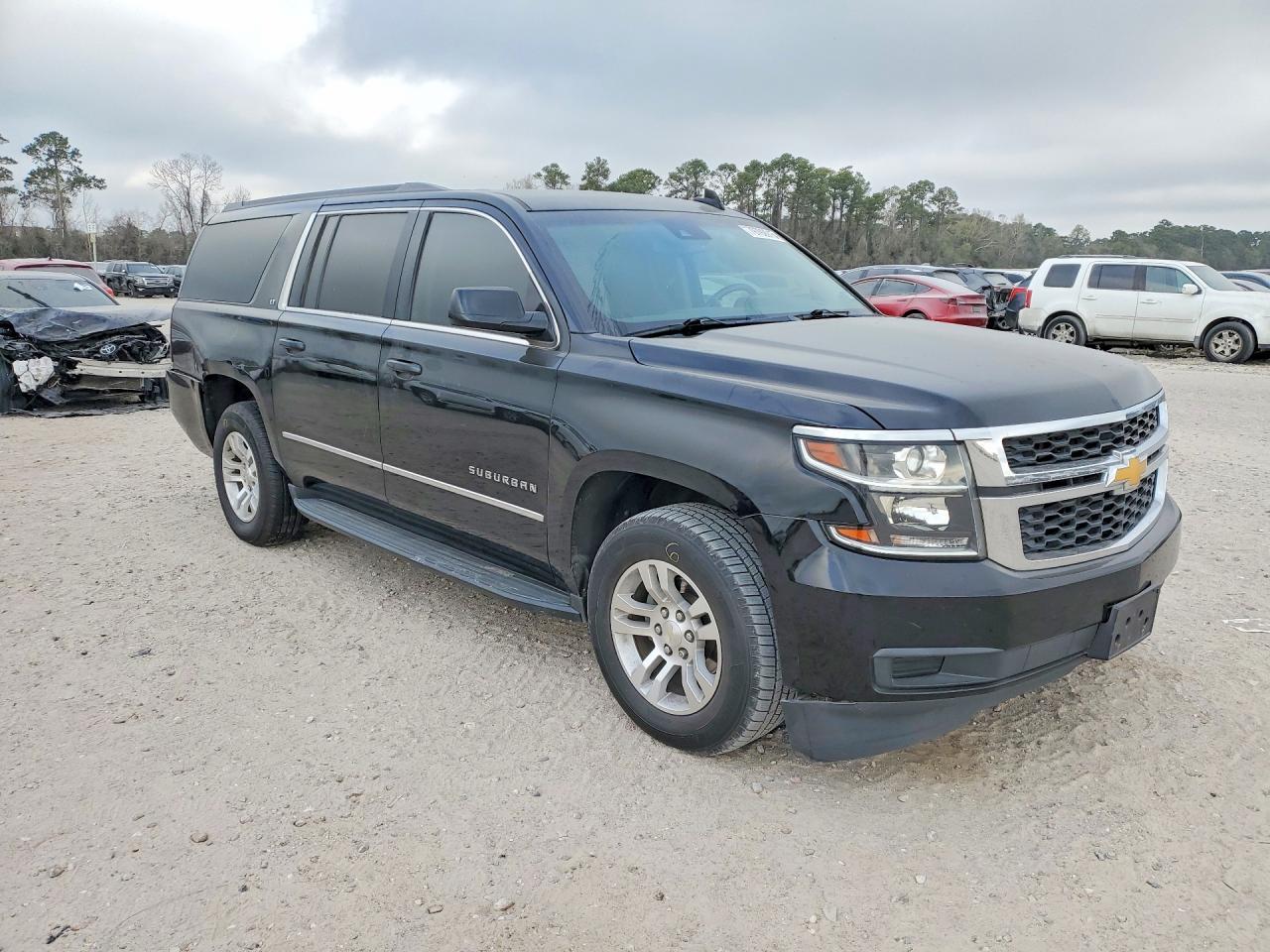 2018 Chevrolet Suburban C1500 Lt - zdjęcie 4