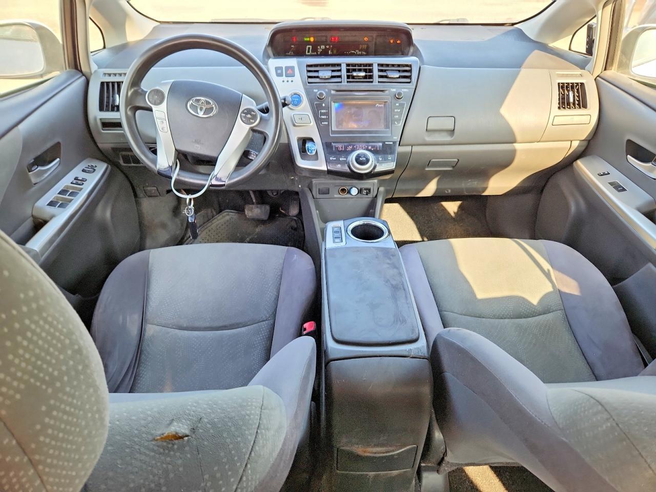 2014 Toyota Prius V - zdjęcie 8