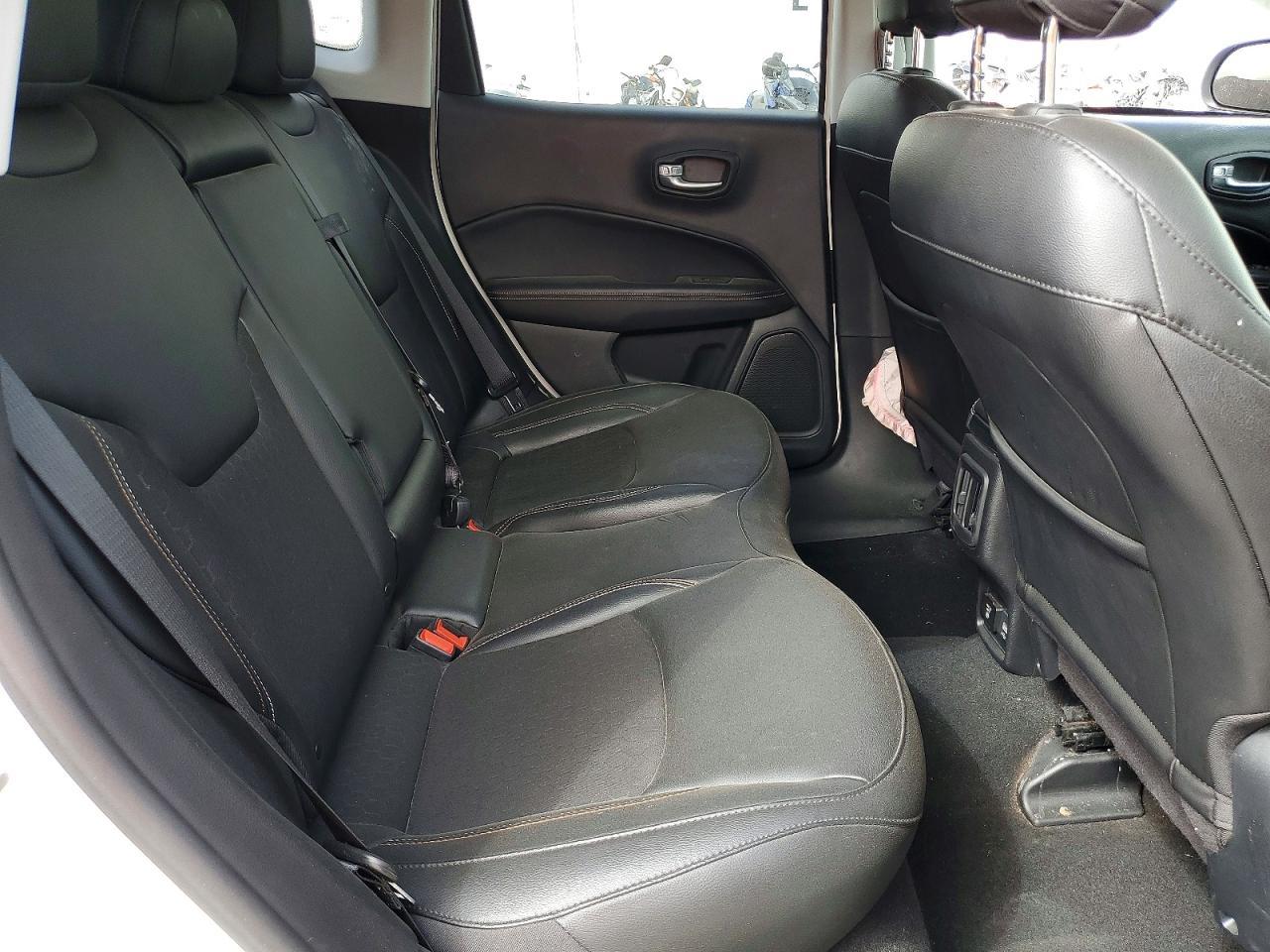 2021 Jeep Compass Latitude - zdjęcie 11