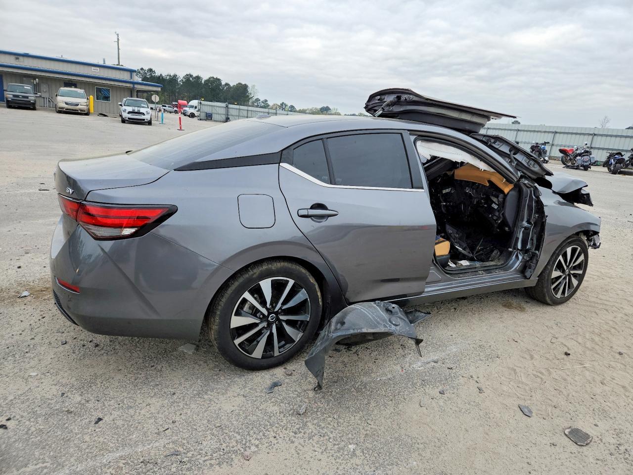 2023 Nissan Sentra Sv - zdjęcie 3