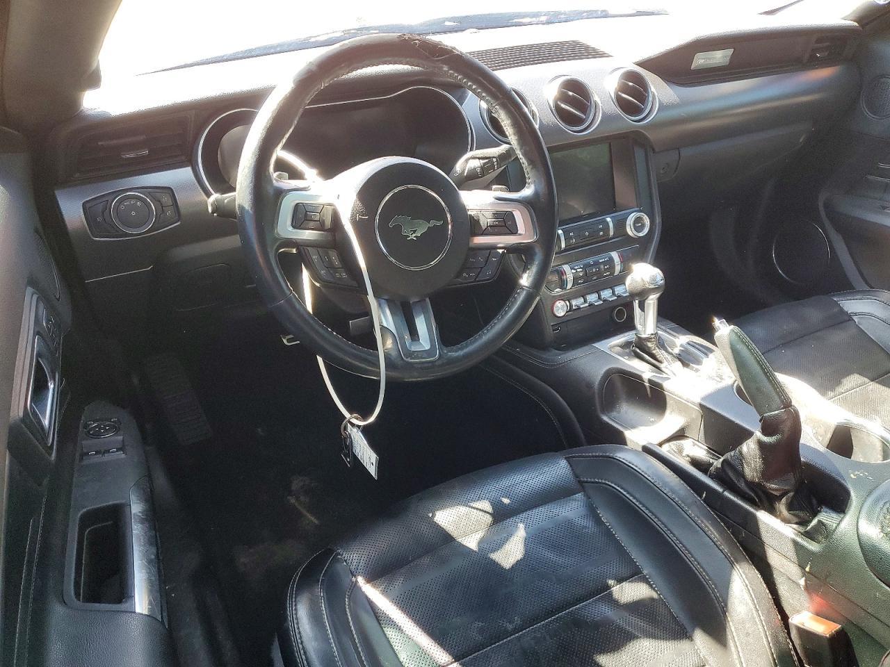 2021 Ford Mustang - zdjęcie 8