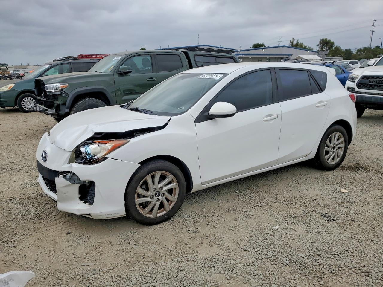 2013 Mazda 3 I - zdjęcie główne