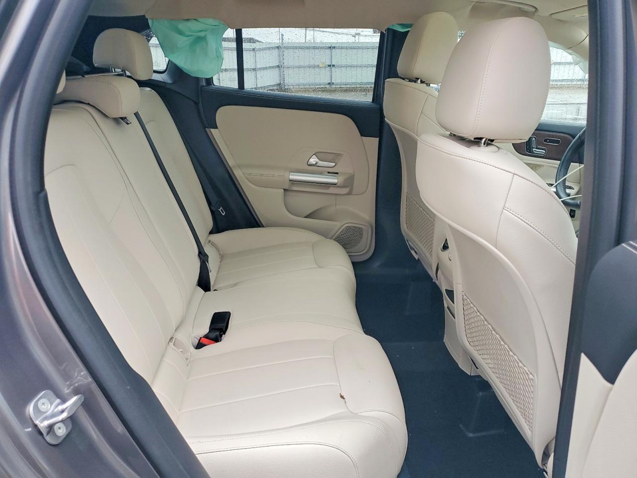 2023 Mercedes-Benz Gla 250 4Matic - zdjęcie 11
