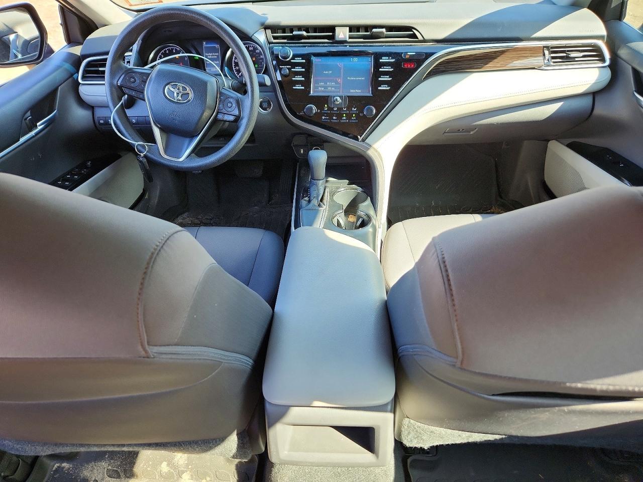 2018 Toyota Camry Le - zdjęcie 8