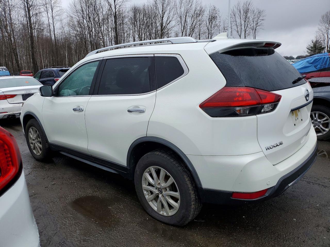 2020 Nissan Rogue Sv - zdjęcie 2