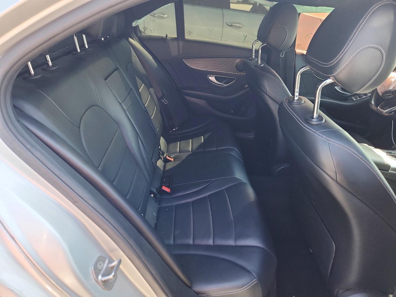 2017 Mercedes-Benz C 300 - zdjęcie 10