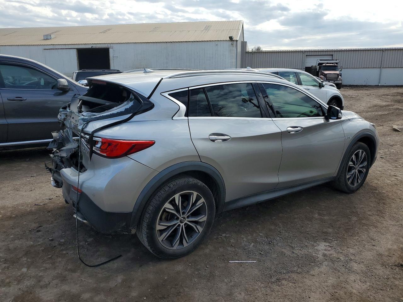 2018 Infiniti Qx30 Premium - zdjęcie 3