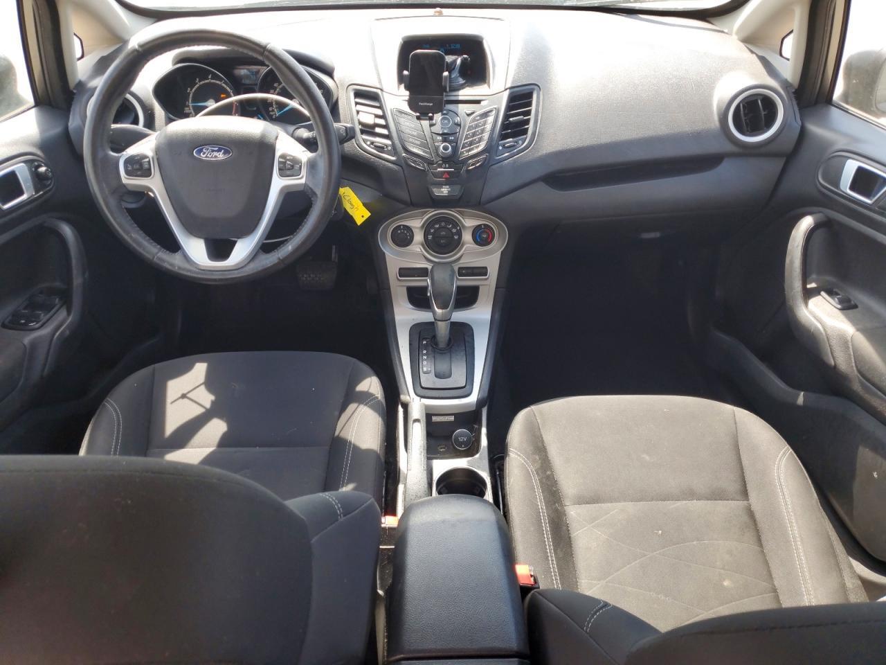 2016 Ford Fiesta Se - zdjęcie 8