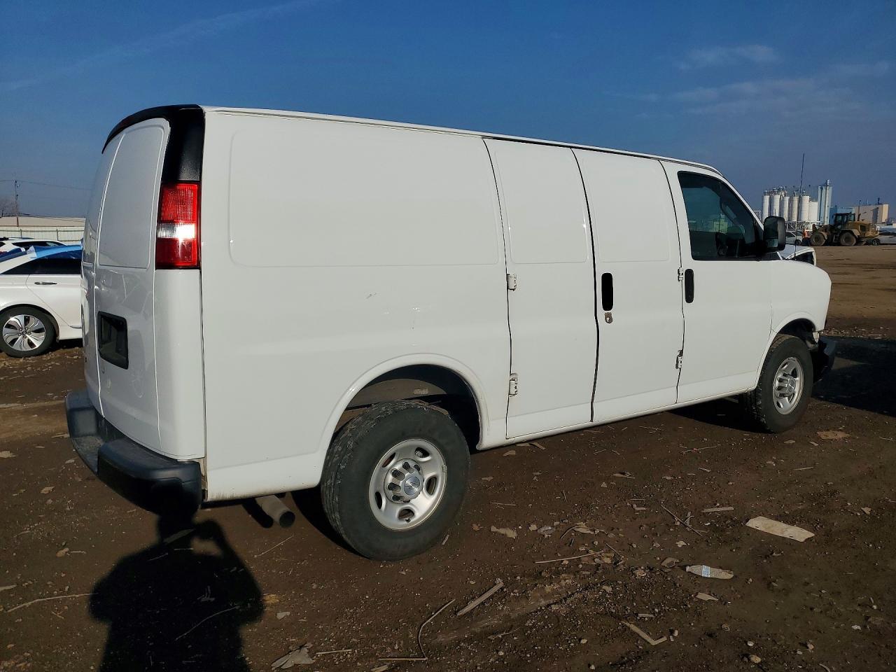 2019 Chevrolet Express G2500 - zdjęcie 3