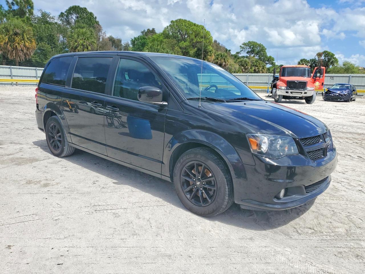 2020 Dodge Grand Caravan Gt - zdjęcie 4