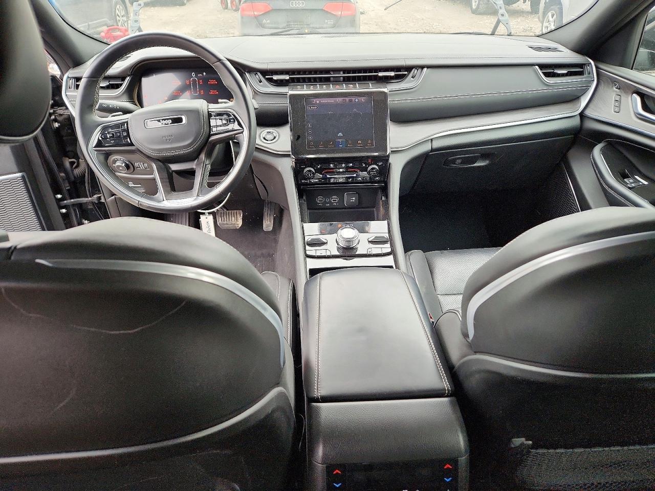 2022 Jeep Grand Cherokee Overland - zdjęcie 8