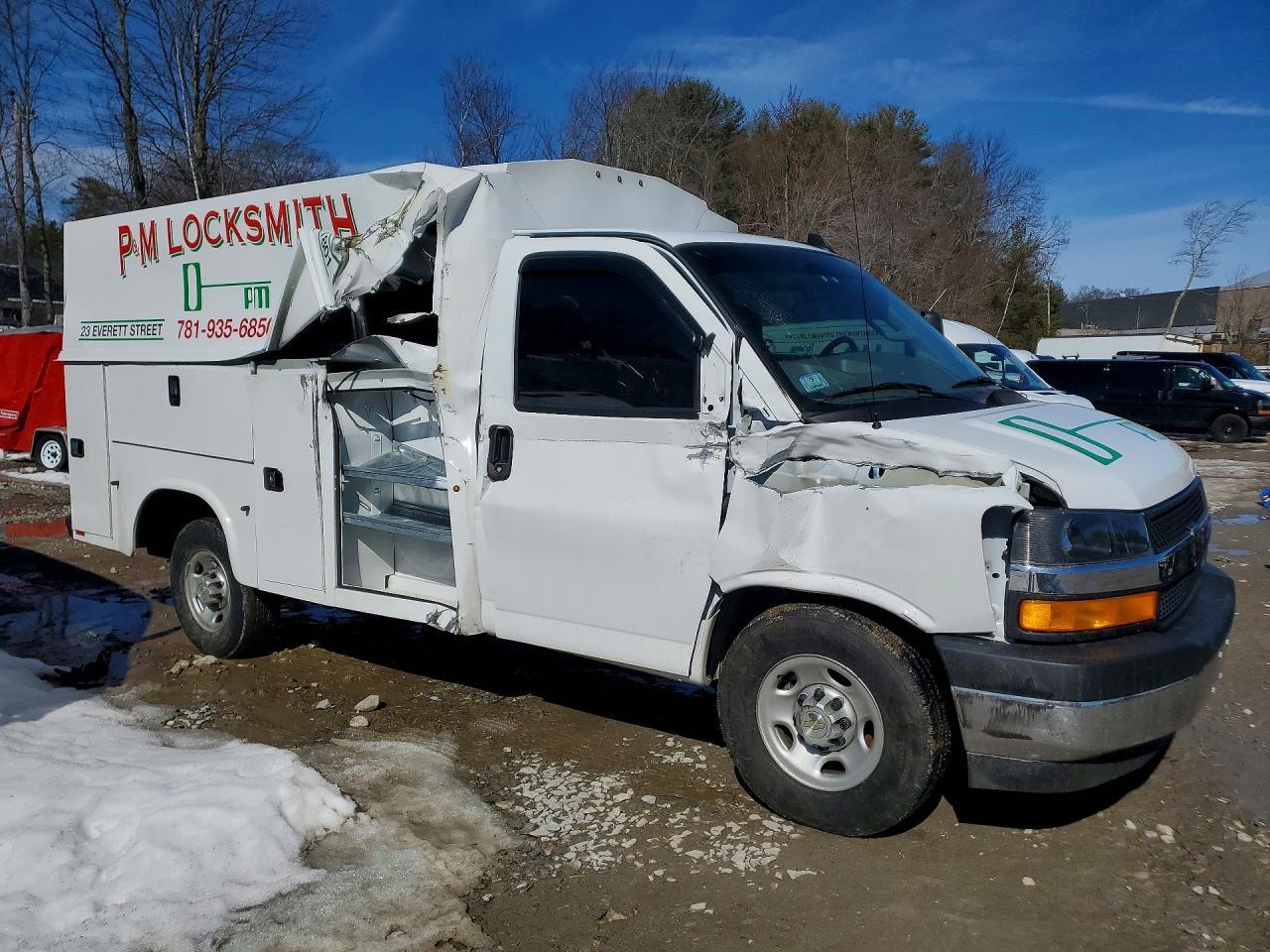 2025 Chevrolet Express Cutaway G4500 - zdjęcie 4