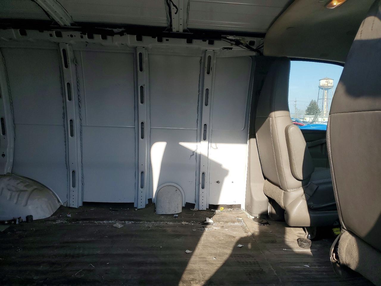 2019 Chevrolet Express G2500 - zdjęcie 11