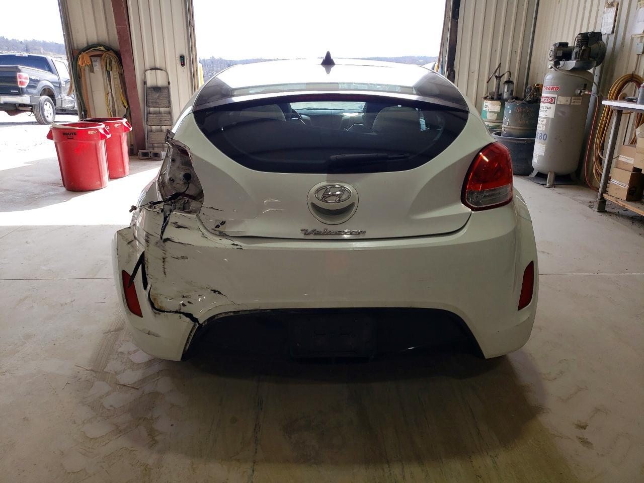 2013 Hyundai Veloster Base - zdjęcie 6