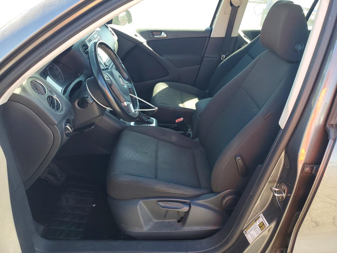2015 Volkswagen Tiguan S - zdjęcie 7