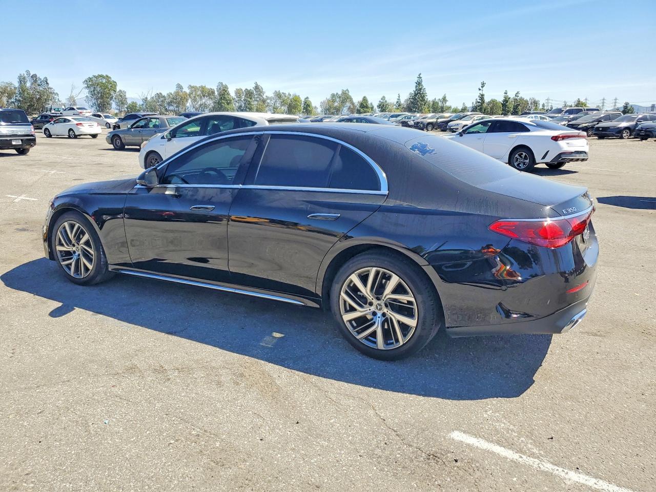 2024 Mercedes-Benz E 350 4Matic - zdjęcie 2