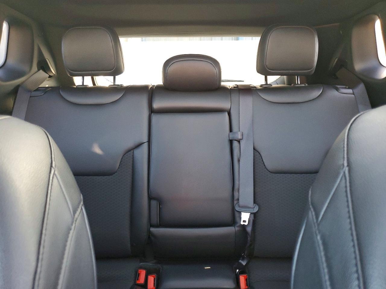 2025 Jeep Compass Latitude - zdjęcie 10