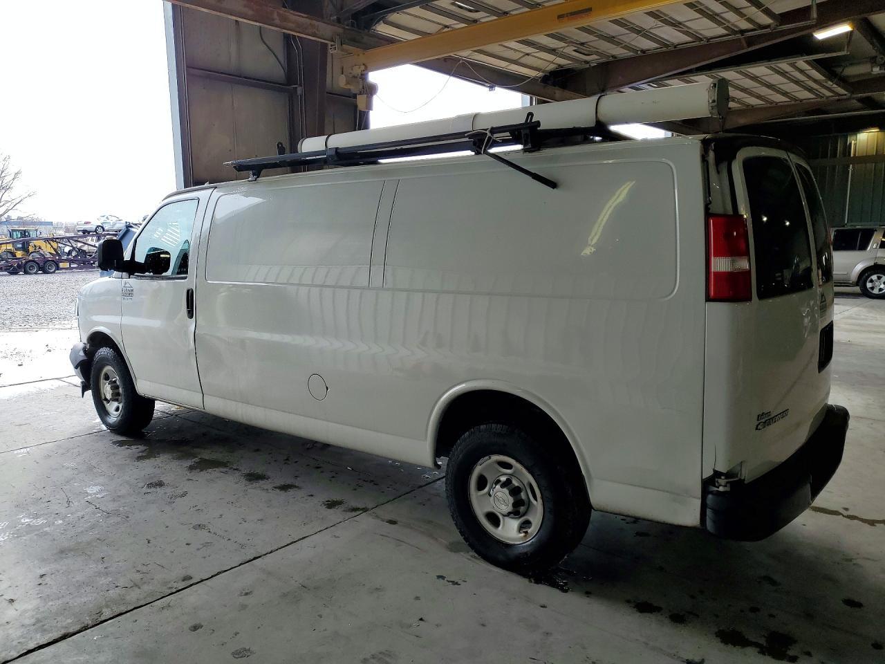 2018 Chevrolet Express G2500 - zdjęcie 2