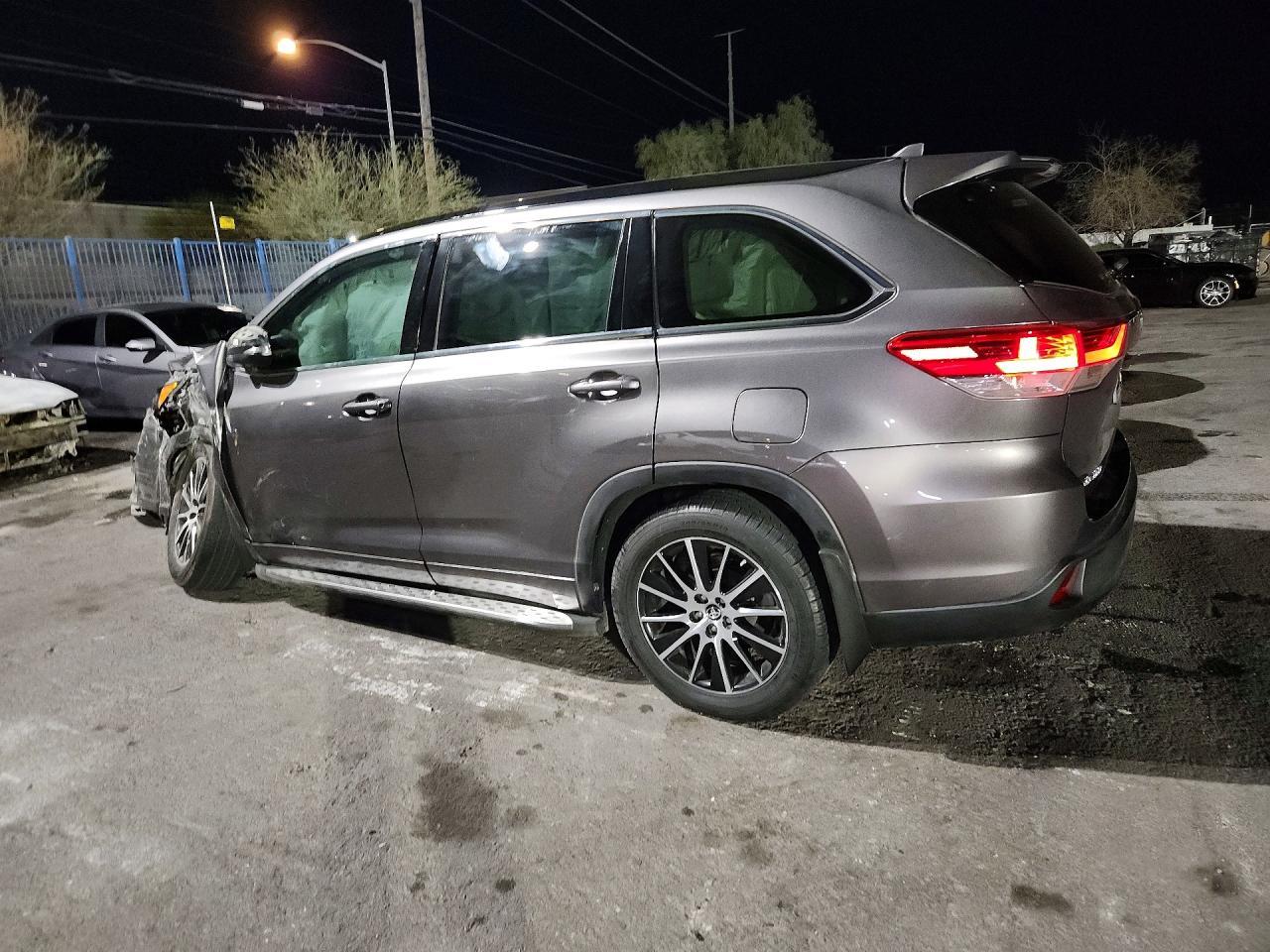 2018 Toyota Highlander Se - zdjęcie 2