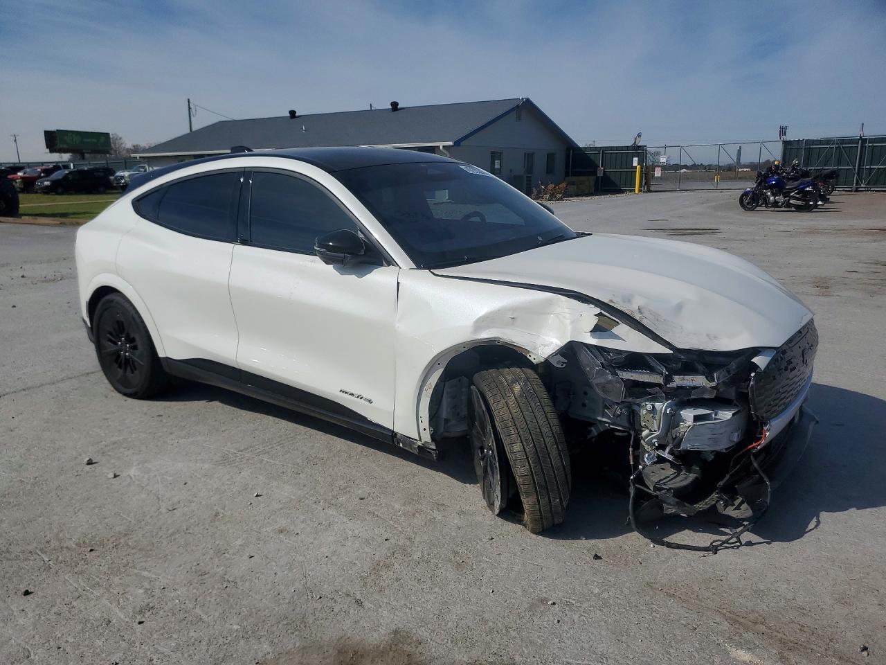 2025 Ford Mustang Mach-E Gt - zdjęcie 4