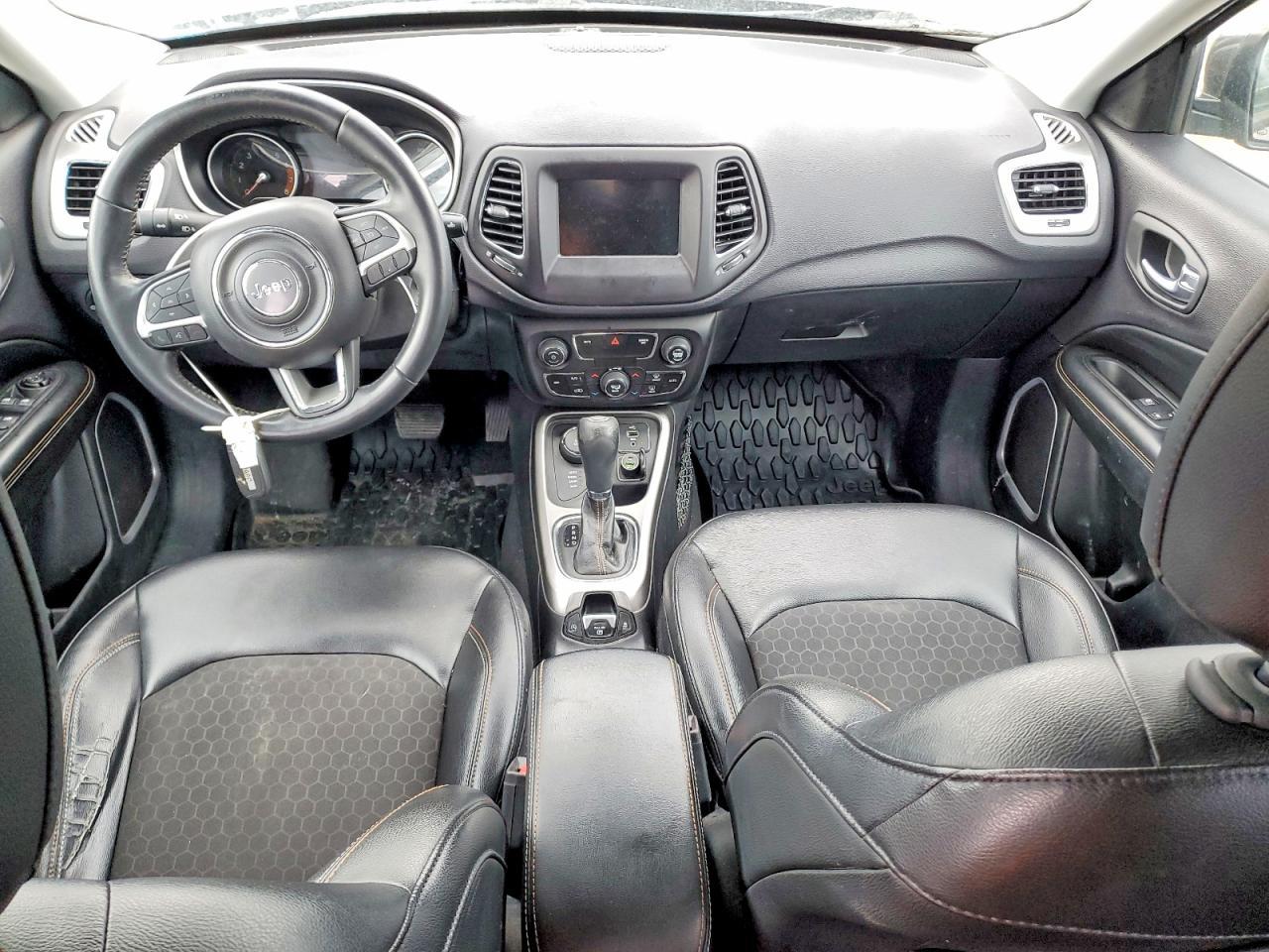 2018 Jeep Compass Latitude - zdjęcie 8