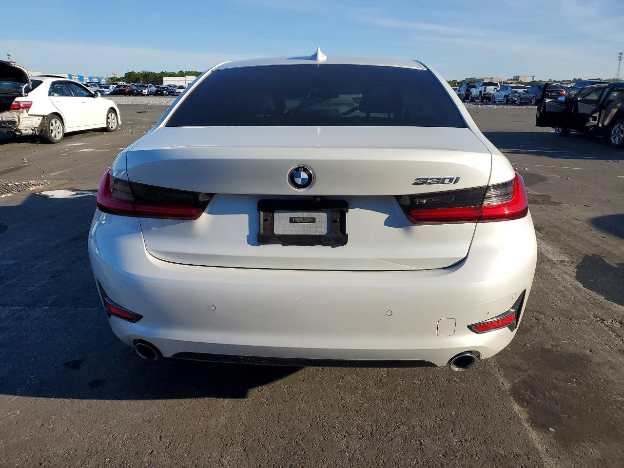 2021 BMW Motorrad 330I - zdjęcie 6