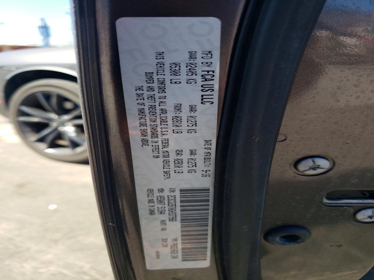 2016 Dodge Challenger R - zdjęcie 12