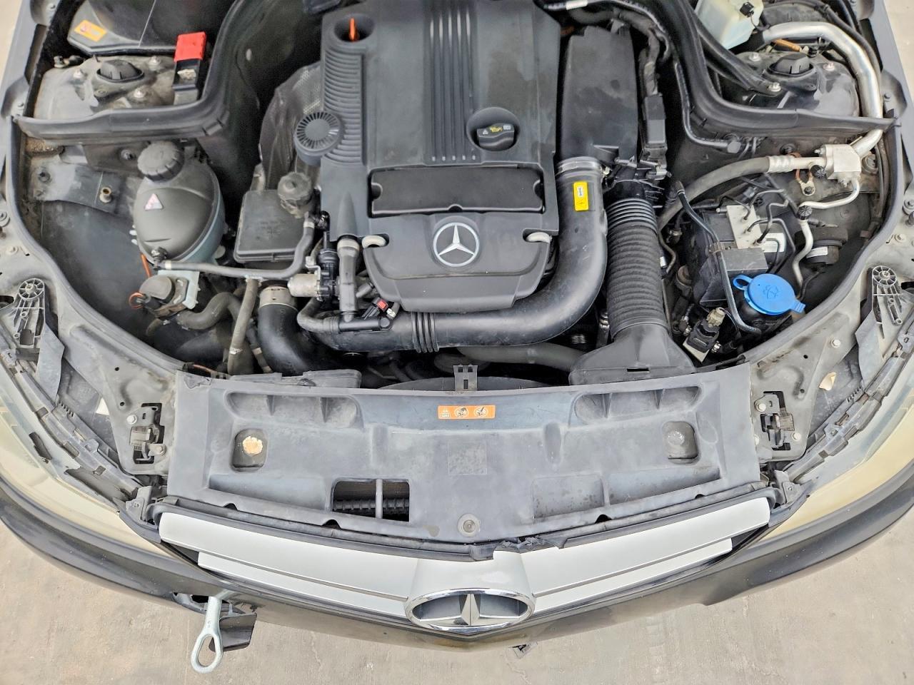 2013 Mercedes-Benz C 250 - zdjęcie 11