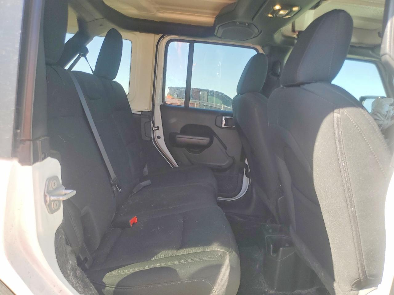 2020 Jeep Wrangler Unlimited Sport - zdjęcie 10