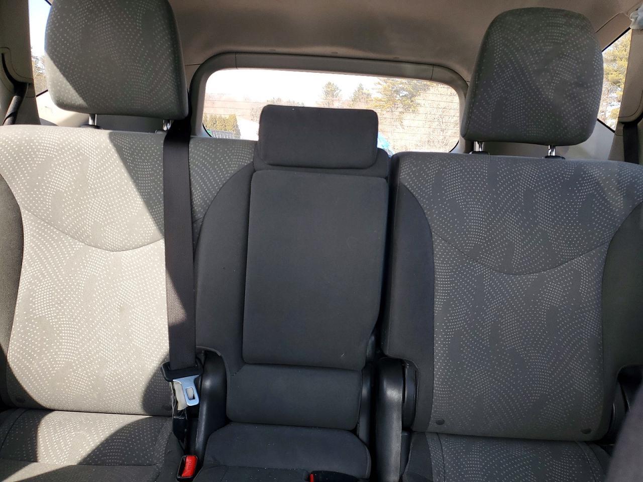 2013 Toyota Prius V Two - zdjęcie 10